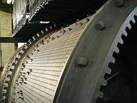 The drum that plays the bells