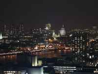 St. Pauls cathedral standing above the skyline