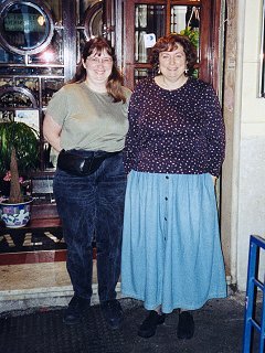 Take a huge city, include no advance dinner planning and what do you get?  Dinner with an e-mail friend you've never before seen in person