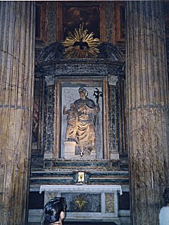 One of the many glorious statues